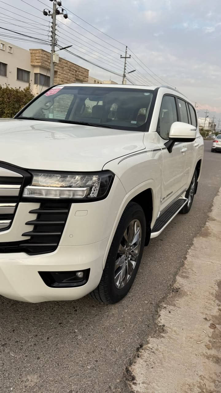 السلام عليكم
 لاند كروز موديل 2024 شركة جيهان ضمان فئة GXR 
محرك 6 سلندر تنفس طبيعي ماشيه ٢٤ الف 
كفاله عامه من الصبغ والبارد وتعديل 

المواصفات
بصمة تشغيل
تشغيل عن بعد
خمس بصمات ابواب
باب خلفي كهرباء
كشنات كهرباء
تحكم ستيرن
فتحة سقف
ثلاجة 
سايد بريك دكمة
حساس امامي خلفي

رقم أربيل
 السعر 695 وفيها مجال 
المكان اربيل التواصل 
***********
