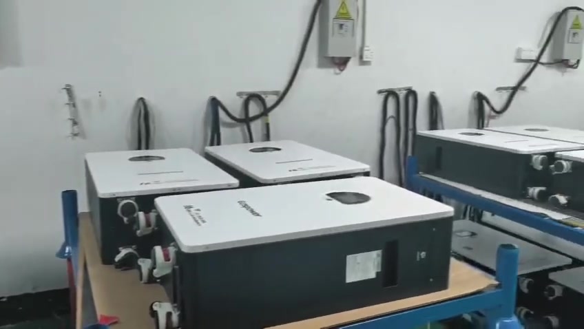 الجيل الجديد من بطاريات Gospower: عندما تلتقي الابتكارات بتطلعاتكم! 🔋
​نحن فخورون بأن نكون الجسر الذي ينقل احتياجات السوق العراقي مباشرة إلى خطوط الإنتاج. بفضل ثقتكم، وبعد نجاح مشاركتنا الأخيرة في المعرض، استمعنا لملاحظاتكم القيمة وعملنا بجد مع مصنعنا الشريك لتطوير منتج يجسد اهتمامنا بأدق التفاصيل.
​بصفتنا الوكيل الحصري لشركة Gospower، نضمن لكم أن كل بطارية تخضع لفحص دقيق وتُجهز بأحدث المواصفات التقنية التي تناسب بيئتنا، وهي ثمرة تجارب حقيقية في مئات المنازل العراقية التي تعتمد على تقنياتنا.
​✨ ما الجديد في هذه الوجبة؟
​🛡️ قاطع دائرة مدمج (Circuit Breaker): إضافة نوعية طلبها زوارنا في المعرض لضمان أعلى مستويات الأمان والحماية لنظامكم الكهربائي.
​🌐 واي فاي داخلي (Integrated WiFi): لمراقبة أداء البطارية عن بُعد والتحكم بها بسهولة تامة عبر تطبيق الهاتف الذكي.
​🔌 الجودة التي تستحقونها
​نحن لا نقدم مجرد بطارية؛ بل نقدم حلولاً صُممت وصُنعت بعناية فائقة في مصانعنا الشريكة لضمان أعلى درجات الموثوقية والأداء طويل الأمد.
​نحن ملتزمون دائماً بتقديم أفضل الحلول لتلبية تطلعاتكم.

Gospower Energy 
Karini Solar Company


**إذا كنت صاحب هذا الإعلان وتريد حذفه لأي سبب، رجاءا أرسل رسالة إلى الدعم الفني**
