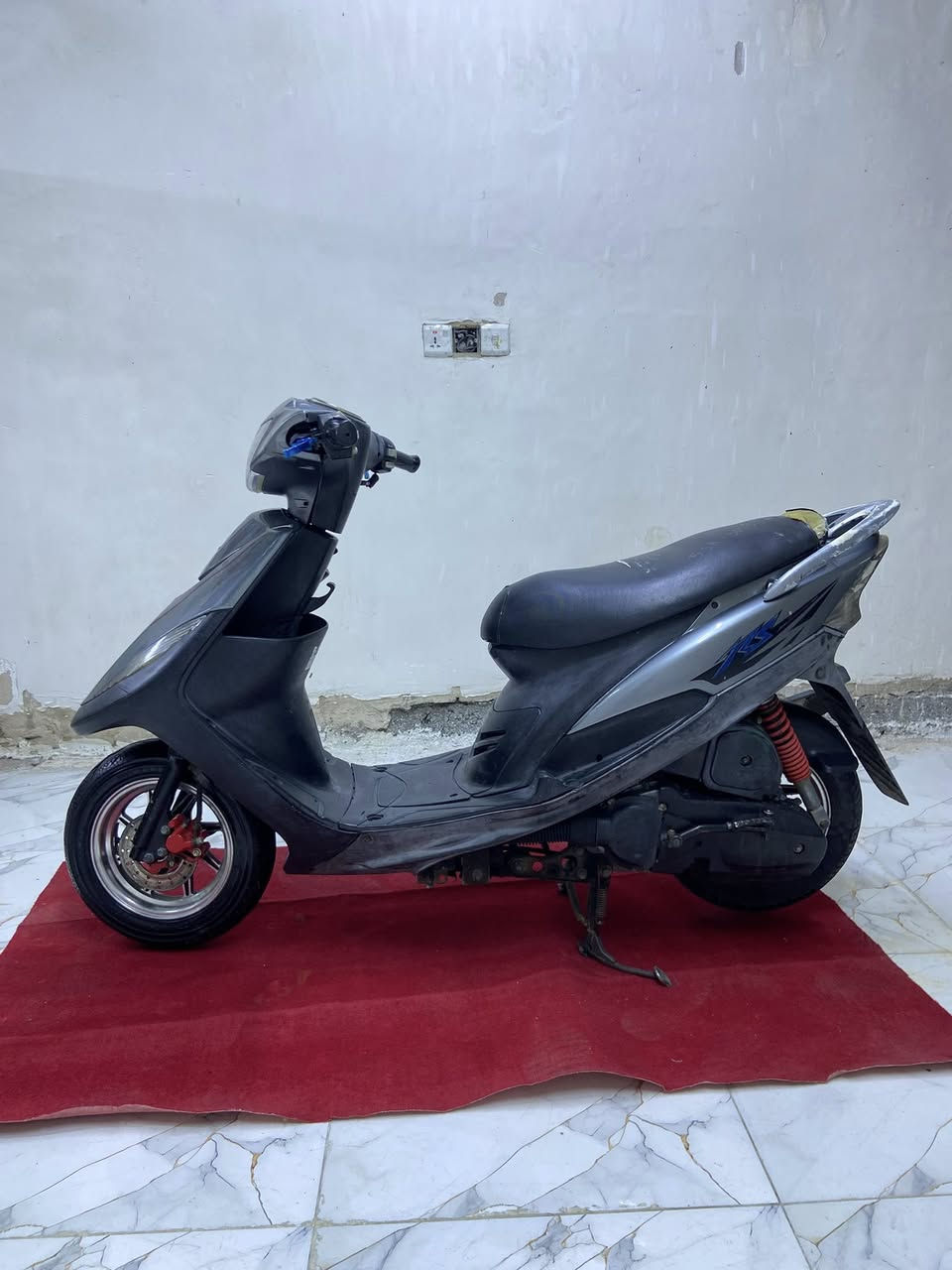 سلام عليكم ماكس عدله للبيع 

لدراجه وكاله بعدهي مال رمبه صالها3اشهر 

كفاله عامه السعر ((700)) وبيها مجال لعنوان 

بغداد حي لبتول ***********
