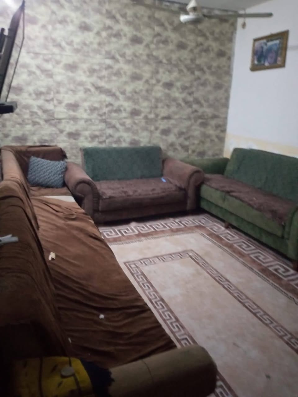 بيت للبيع سعره ب33 وبي مجال  مساحة  200م   سند 25 مرقم ومشمول بالتطويب بي غرفه عدد 3 +إستقبال + صاله+مطبخ +صحيات + داخليةوخارجية) العنوان خلف حي الحضاره البو جاسم
الاستفسار أتصل  ***********+*********** واتساب او مراسلة الصفحة ***********
