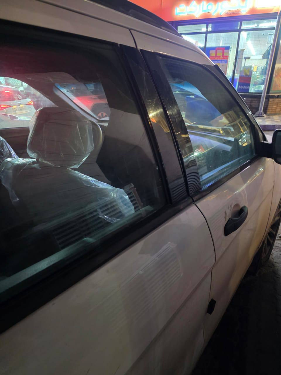 فورد اكسبلور 2017  رقم اربيل دولي
7 راكب 
6 سلندر محرك جديد مال كصة
السيارة نظام بانزين مع غاز منظومة متكاملة 60 لتر 
فور ويل  
تحكم ستيرن 
3 قطع تبريد 
محرك مكفول 
كير مكفول 
تايرات جدد 
رقم الشاصي مع السونار مرفق
مكان السيارة بغداد 
السعر 175 
***********
