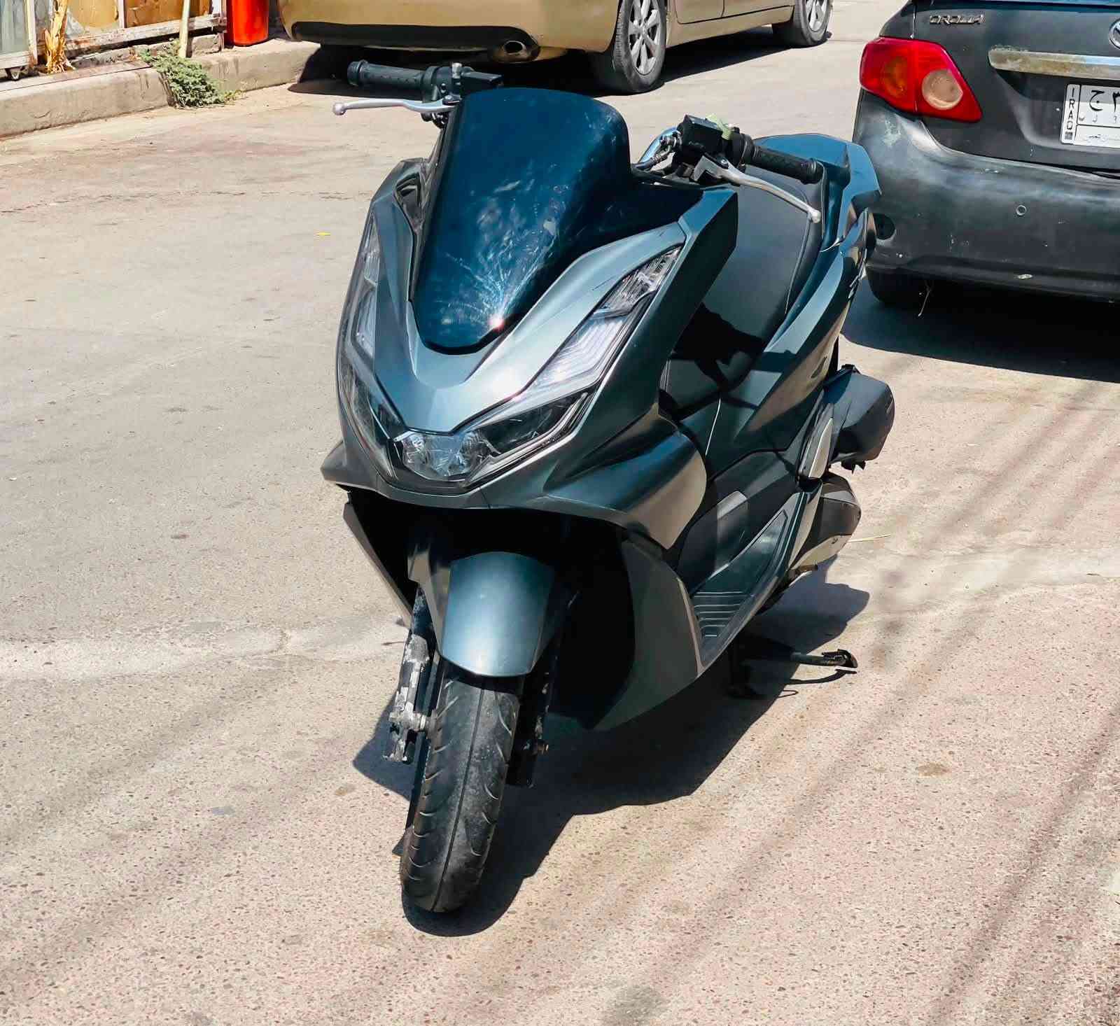 السلام عليكم دراجه pcx جيل الرابع نظام ABS دراجه صالها شهر ونص نازله من رنبه كلش بيه شغال مابيها اي نقص جيب فيتر وتعال افحص اوراق المعرض هم موجوده وكامله ماشيه 20 الف المكان الشعب السعر 17 وبيها مجال

***********
