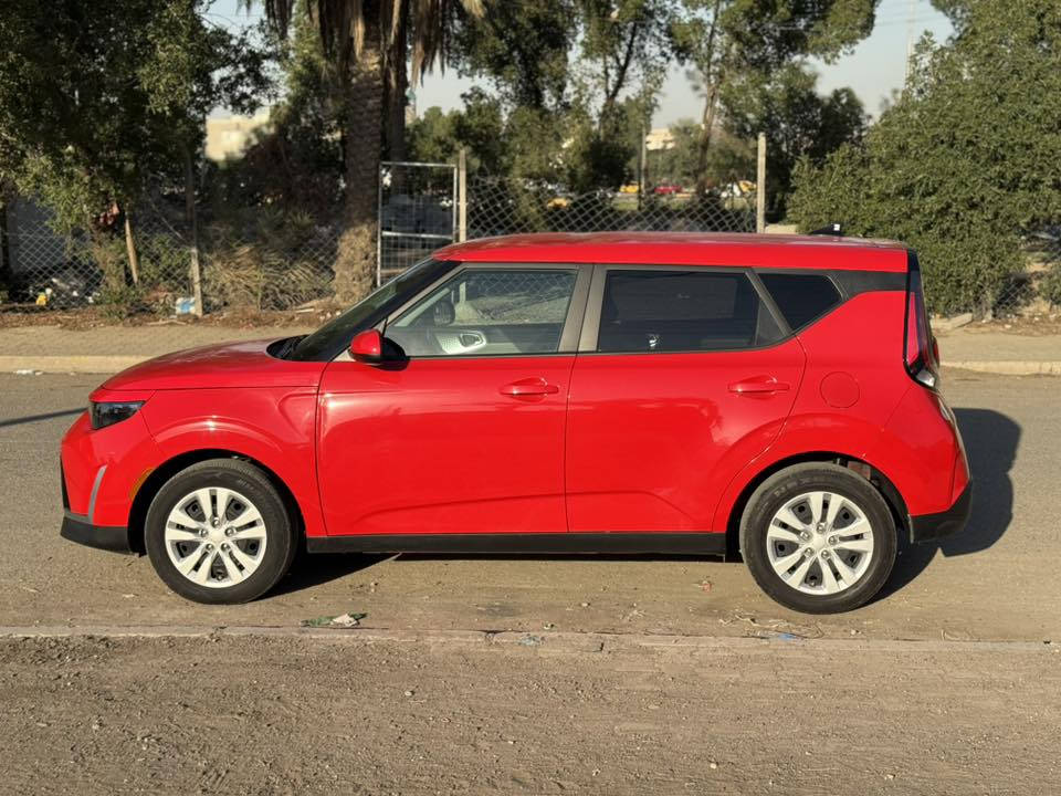 كيا صول 2024 وارد امريكي صور الحادث مرفقه بالمنشور
مواصفاتها 
شاشه كبيره 
كامره دواره 
تحكمات ستيرن جهتين 
ويل كب 
ماشيه 22 الف 
رادارات 
تحديد مسار
السياره حره بدون ارقام وباسمي 
السعر 147 
للاستفسار ‭0772 369 4676
