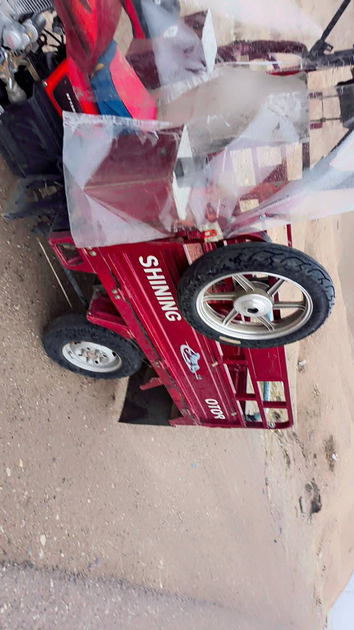 سلام وعليكم ستوته للبيع موديل 2021+محرك2026كبس منفيس شرط شركه فول كلشي شغال السعرمليون ونص وبيها مجال قليل شراي يدلل***********
