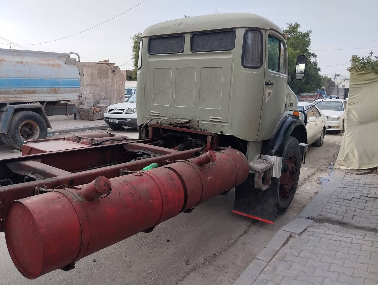 اقجم للبيع الموديل 80 وضع شركه رقم نينوى انكليزي باسمي المكان النجف للاتصال على الرقم التالي *********** أو. ***********
