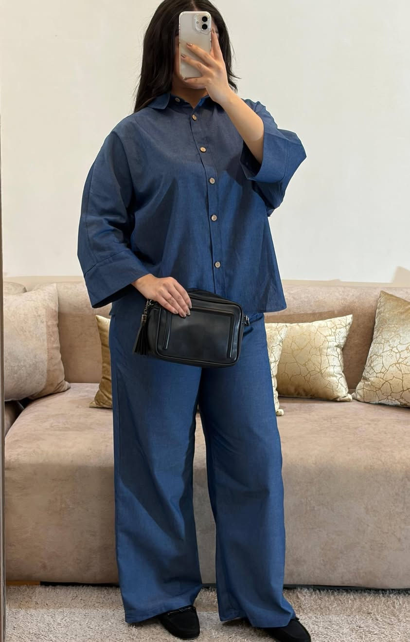 Ensemble deux pièce en jean élégant confortable 
Très bon qualité

M L Xl Xxl


**إذا كنت صاحب هذا الإعلان وتريد حذفه لأي سبب، رجاءا أرسل رسالة إلى الدعم الفني**