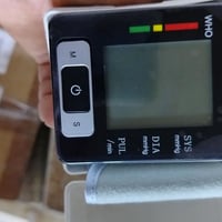جهاز ضغط معصمي • جديد • توصيل