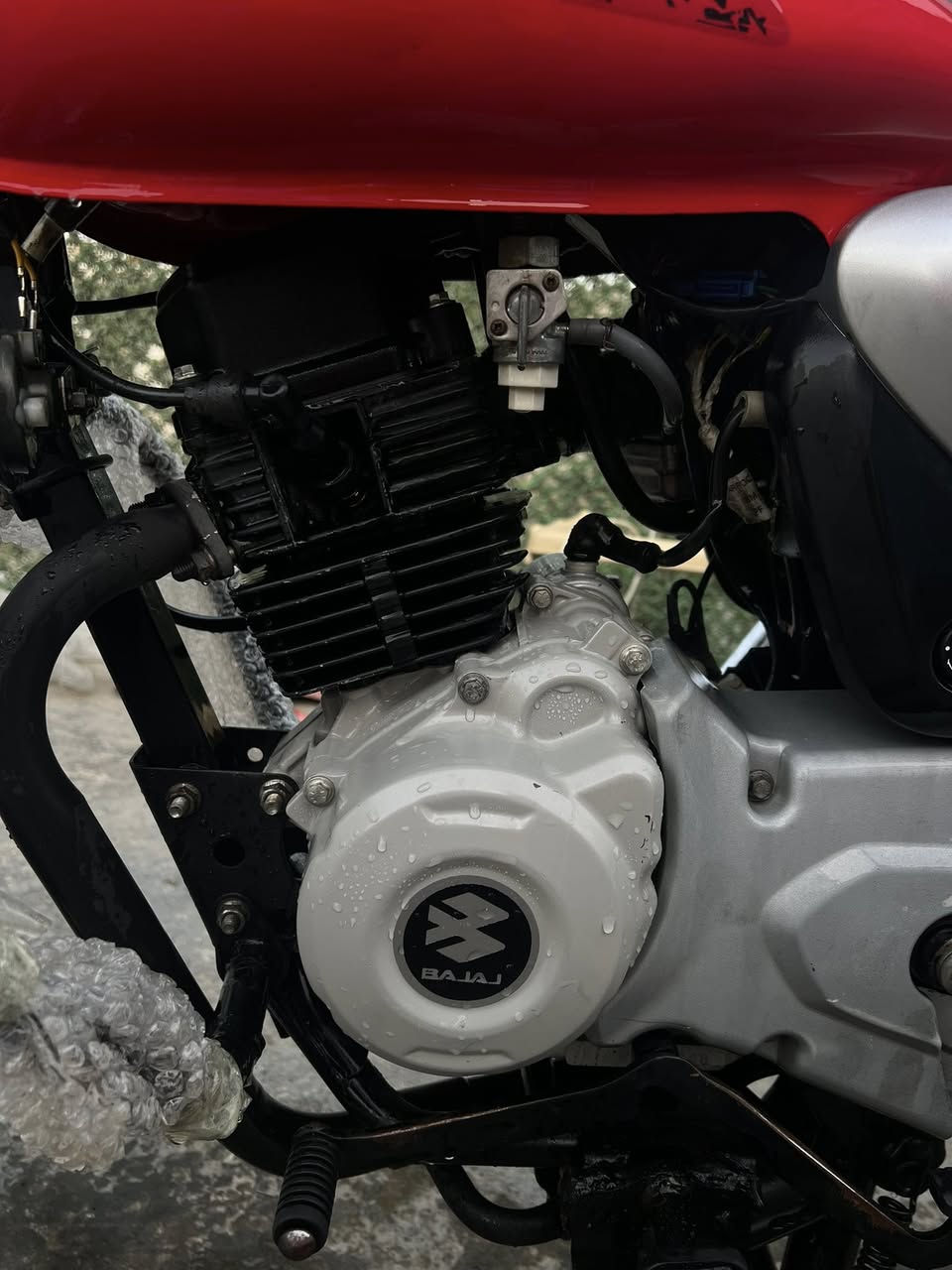 السلام عليكم بوكسر للبيع موديل 2022 مرقم بغداد لوحة وسنوية الدراجه جديده بمعنى الكلمه كلشي مناقصها الدراجه مكينه وكير مكفولات وخير من الله 
مكان الدراجه ديالى بعقوبة ( سبعه نيسان ) 
متوفر خاص واتصال ( *********** )
