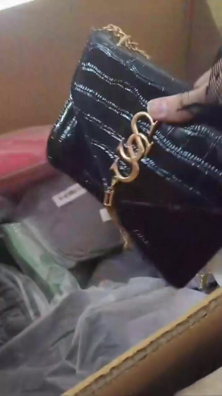 شلعه احذيه وجنط ماركة شي أن وفاشن انطوني بيهن سعر وبالعافيه


**إذا كنت صاحب هذا الإعلان وتريد حذفه لأي سبب، رجاءا أرسل رسالة إلى الدعم الفني**
