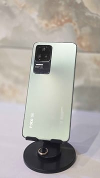 بوكو F4 • ٢٥٦ • رام ٨+٨