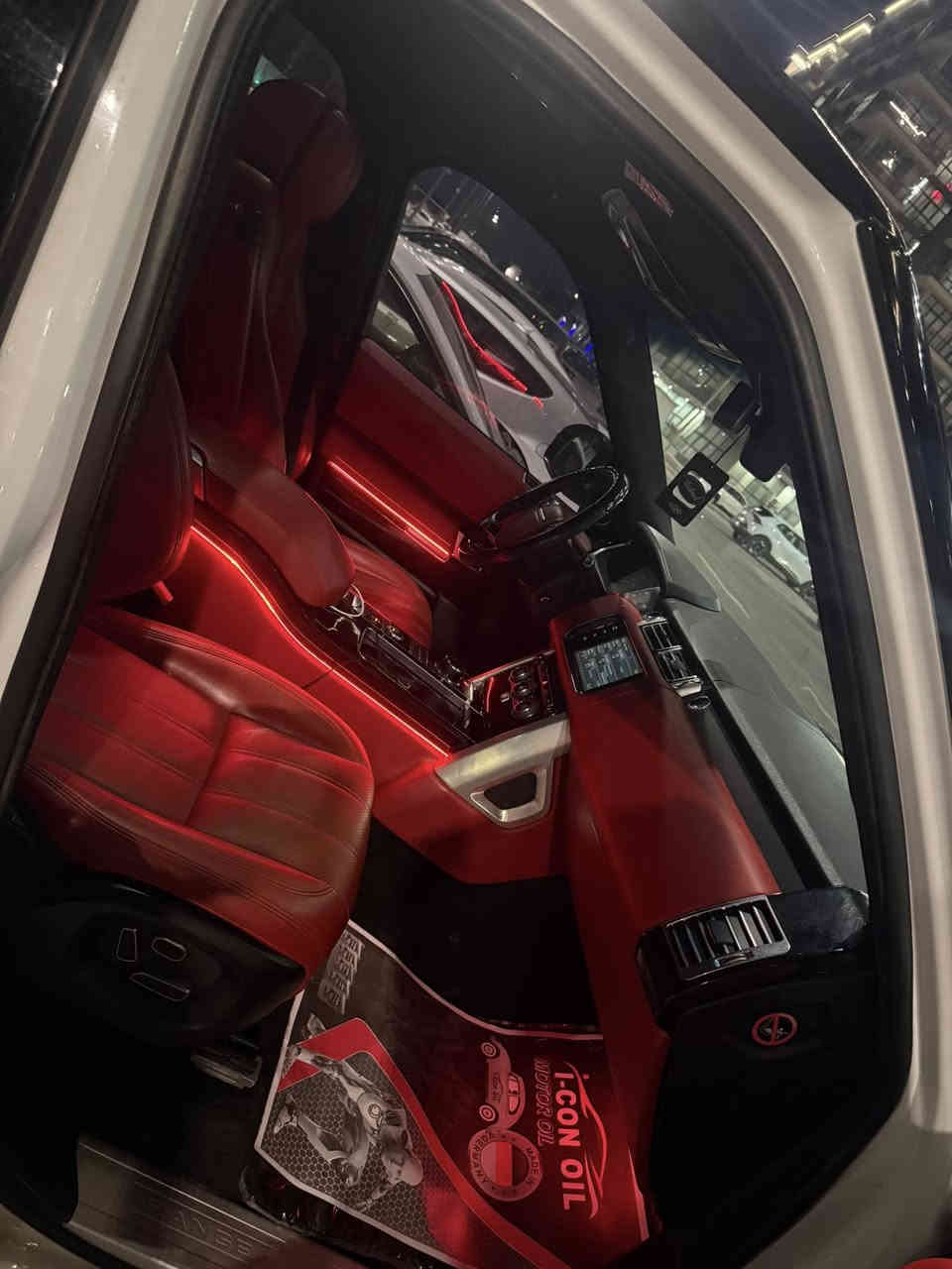 السلام عليكم رانج فوك ٢٠١٥ فوووووول مواصفات للاخير السيارة كفالة بيهه بس الباب بي صبغ اثر شخط بدون معجون السيارة قبل شهر دخلت. للعراق  ٨سلندر سوبر جارج كير ومكينة كفالة  بوب شفط داخل. جلد احمر  بانوراما  سماعات ميرديان   بيهه مواصفات لو اكتب. جريدة متخلص  عارضهه ب ١٨٠ وبيهه مجال. حك الجية مكان السيارة بغداد  ***********
