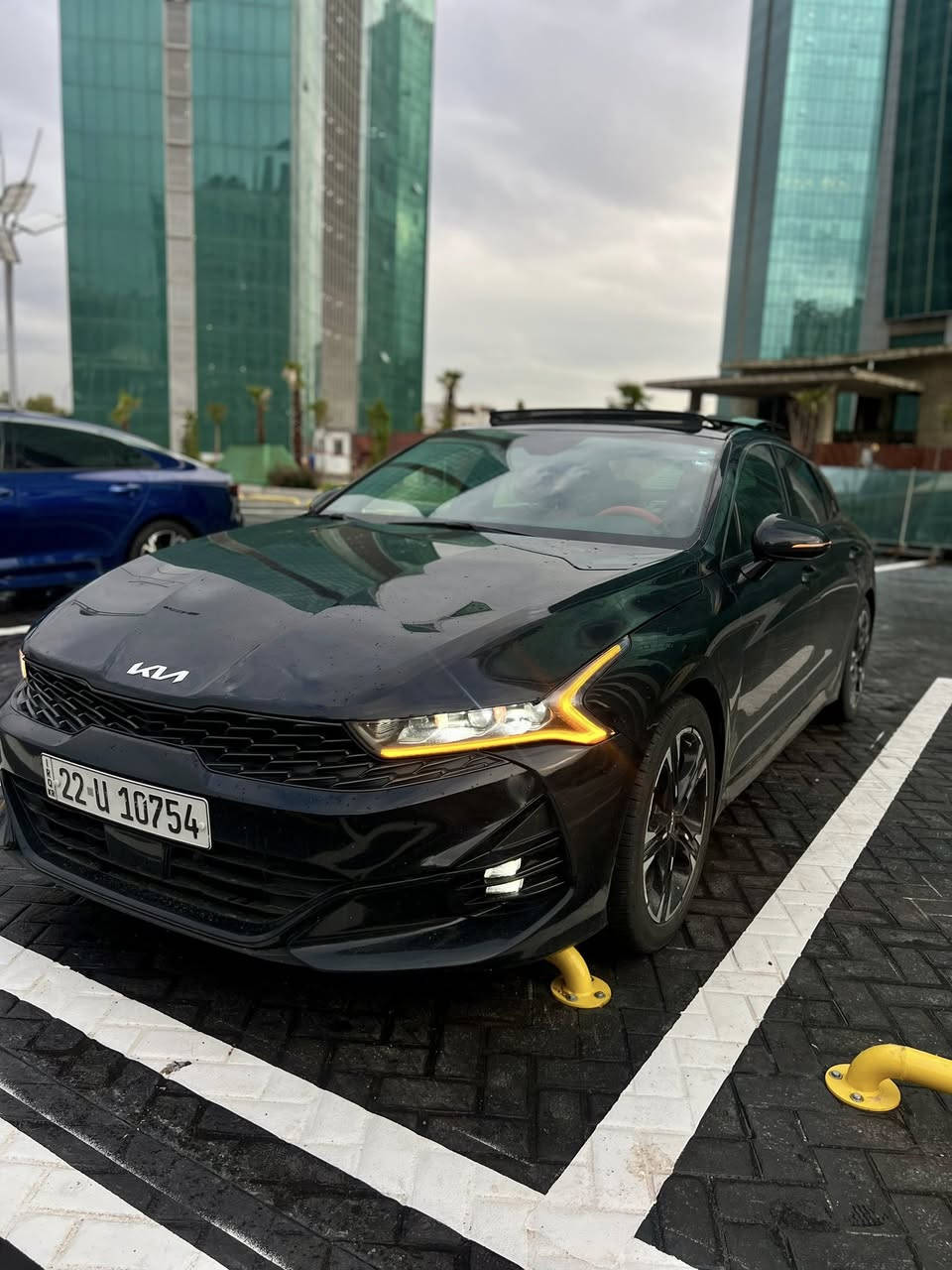 كيا فايف - KIA K5 🖤
موديل 2023
ماشية 37 الف
حادث / جملغ + ربع بونيد صبغ🔻بدون دواخل بشرط الفحص
ايرباك ستيرن سستم بلادي ✅
گئر ومحرك وحجر بيئه ورادار كلها سليمة شركة ✅
السعر 165 💲ورقه 💵 مرقم جاهز

موصفات فول 1/1👇
بانوراما
بصمة ابواب
بصمة تشغيل 
كشن جلد وكهربائي
داخل احمر 
موبايل شحن
اوتو هولد
بريك بصمة
تشغيل عن بعد
رادار امامي خلفي جانبي 
تحديد مسار قيادة آليه 
مانع انزلاق
انضمة قيادة 3 
شاشة مع كامرا خلفي دوارة
ويل كب كروم
فول تحكمات استيرن جهتين

صور الحادث ورقم الشاصي داخل المنشور 👇
العنوان اربيل شارع ١٠٠م (معرض اربيل كارس) 🏠
واتساب ☎️📞/ ***********
