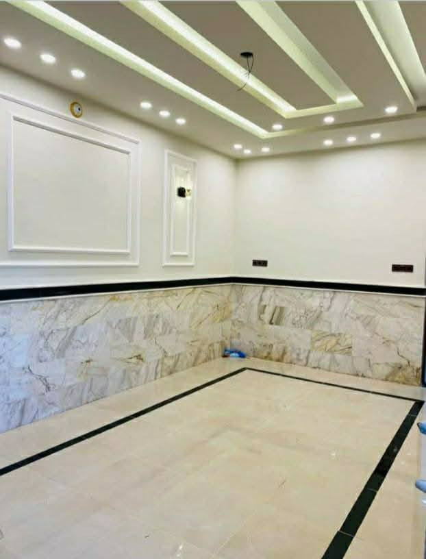 السعر 165 وبيه مجال دار للبيع مساحه 200 متر بناء حديث 2024 كونكريت جديد موقع الجمعيات الثانيه خلف محطه الوقود طابو صرف يتحول بأسم المشتري مباشر كامل من جميع النواحي رقم صاحب الدار***********
