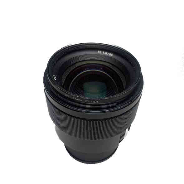 عدسة سوني 85mm f1.8 مع فلتر حماية بدون هود والقبق الفوك فقط القبق الجوا السعر 500 مكاني البصرة توصيل موجود ***********
