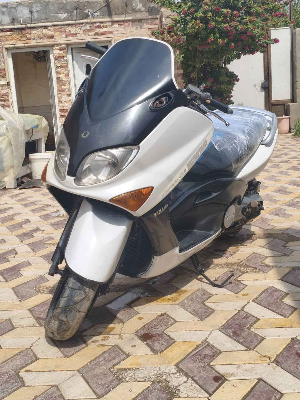 سلام عليكم 
دراجه تي ماكس 2007
كزوز  رياضي دراجه فول 
سعر 15 ورقه وبيه مجال 
اتصال ***********
