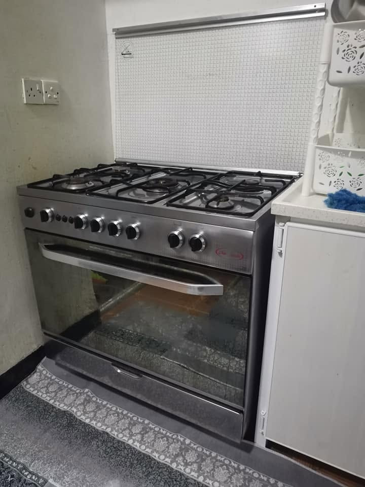طباخ ٥ عيون مصري نوع فريش بدون عيب فقط الجامة يلي تسند عالحايط انكسرت الشراي يتصل *********** أربيل, العراق
