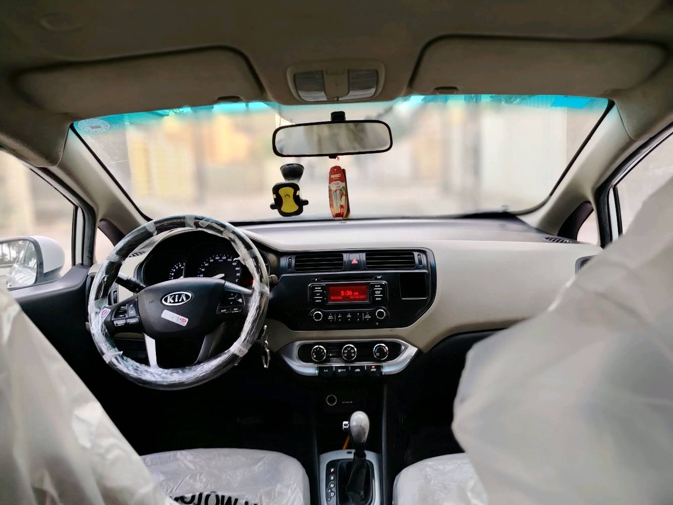 سلام عليكم 
كيا ريو 2012 خصوصي خليجي مرغوب محرك1600دوش مرغوب لاتنقيص ولا تبخير 
رقم اربيل  نكليزي 22 جديد سنوية لل2027 تحويل مباشر 
تخم تاير جديد تبريد شغال 
ملاحظة ( سياره بية رشات صبغ ) 
نص فول 
فول تحكمات استرين 
بلاتوث 
جام كهربائي 
داخل لوانين بيجي
محرك1600دوش 
شاير بلمري 
نظام ايكو 
مانع زلاق
تقليل وقود باقي بيه مواصفات 
العنوان بغداد الرصافة السعر 79 مناسب بية مجال البسيط 
رقم هاتف ***********