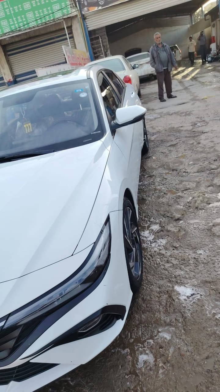 السلام عليكم اللنترا موديل 24 تجميع الصين فول مواصفات مواصفاتها معروفة ماكو داعي للشرح  بيها شخوط جدا بصيطه حته ممبينه ماشيه 55 سيارة خير من الله سبب البيع عندي مريض الله شاهد السعر 148 بيها مجال حك الجيه هذا رقمي *********** مكاني بغداد الزعفرانية
