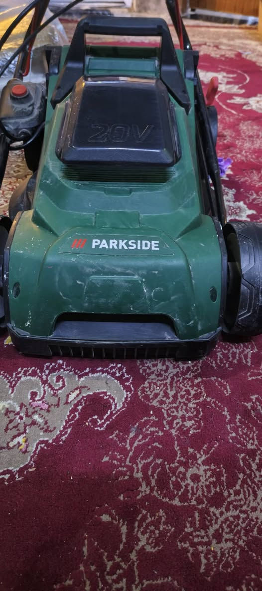 حاشوشة ثيل شحن ٢٠ فولت بارك سايد جديد بسعر صدمة ٣٥ الف العدد قليل جدا الاتصال على الرقم *********** يوجد توصيل بغداد و المحافظات
