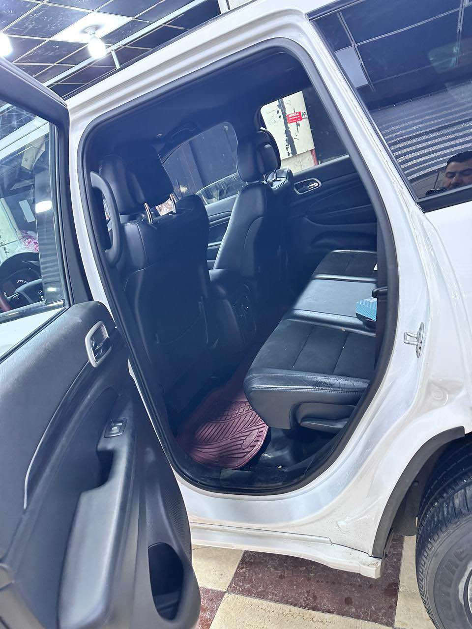 جيب  2021
كراند شيروكي 
فئة بلاك توب
تدفئة وتبريد مركزي بالكشنات
تدفئة بالستيرن 
محرك 3600
عداد المسافه 54 الف كم وليس ميل
دخول ذكي
تشغيل بصمه
تشغيل عن بعد
حساسات بالمرايا الجانبيه
رادار امامي / خلفي
رقم شمالي / اربيل 
سنويه جديده
ويل كروم بلادي اسود
حجم الويل 19
حساسات خلفيه 
اريل ماوس 
كامرا خلفيه 
ضرره شي بسيط وموضح بالصور والسونار
السياره جاهزه من كلشي 
مكانه كركوك مع دفتر بنزين

السعر 290 $ وبي مجال كركوك, العراق


**إذا كنت صاحب هذا الإعلان وتريد حذفه لأي سبب، رجاءا أرسل رسالة إلى الدعم الفني**