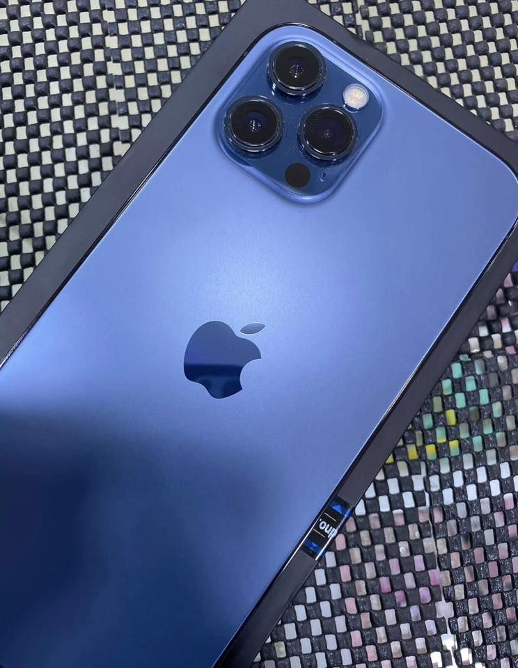 ايفون 12 برو ماكس ب(550)
السلام عليكم  ايفون 12 برو ماكس (دبل سيمكارت) 128 بطاريه(80) مكفول حته من الشخطه ول رصعه إذا تخلي بصف الجديد ما يبين منو الجديد بينهم مكفول ما مفتوح ضمان ماستر أخذته من الشركه ويه علبته وحته وصل الشركه وشاحنته الاصليه ويا  (٨) كفرات وشاحنه اصليه مال شركه مكاني الحريه بغداد ما عندي توصيل.
للتواصل ***********
