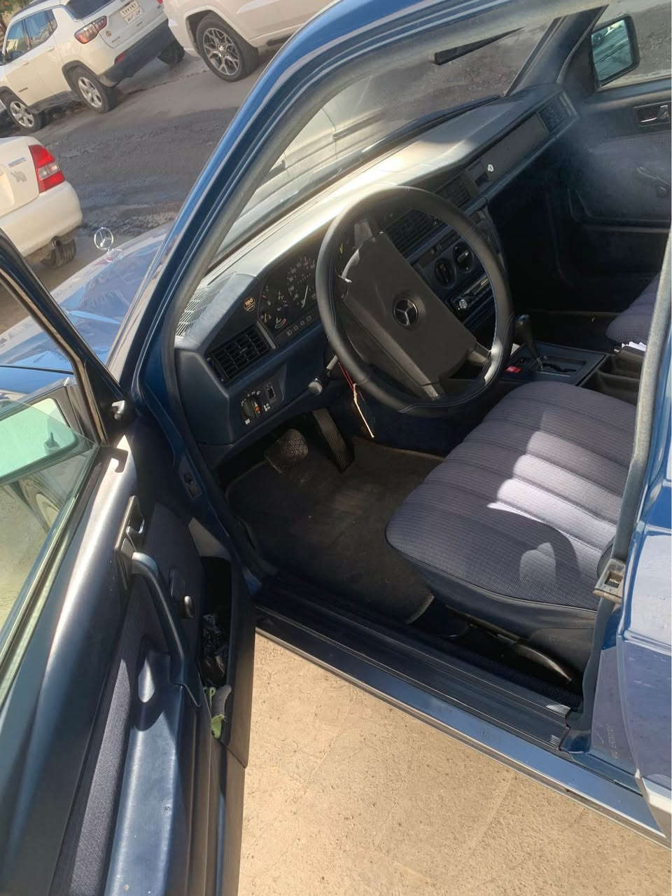 مارسيدس E190 موديل ١٩٨٣ كلاسيك سيارة دوخول جديد سيارة رقم اربيل مواصفات سلايد گير اوتوماتيك محرك ٢٣٠ ٤ سلندر مابيهة ضربة سبغ عيراقي ماكوگيرمحرك بل شرط حدادية بل شرط ٤تايراط جديد *********** أربيل, العراق
