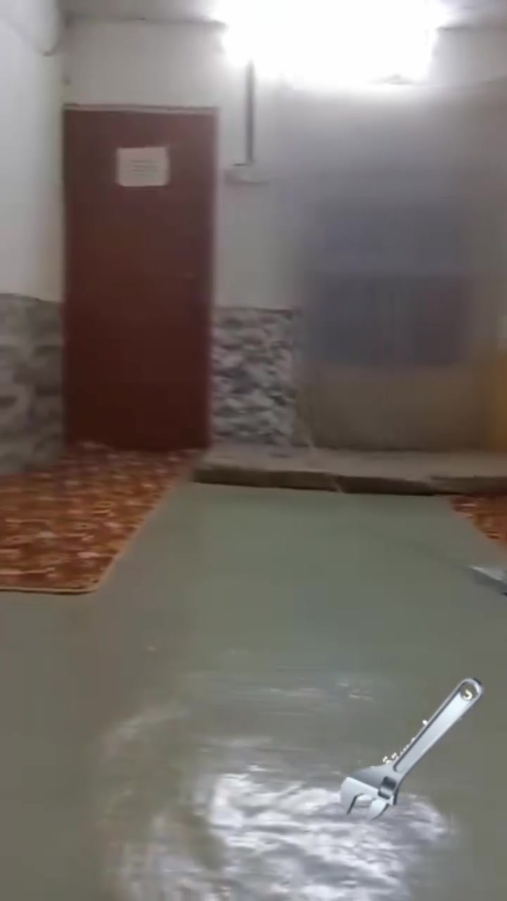 سلام عليكم رهن٦ملاين مال عاله زغيره سنه وقابله تجديد غرفه وحمام ومطبخ ومكشوفه وساحت وحوش جينكو مكان نجف حي العسكري يم مدرسه الفداء وهذا رقمه ***********
