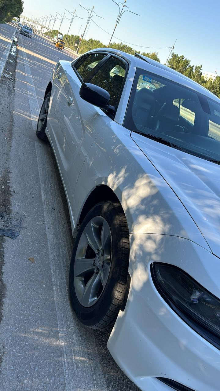 جارجر موديل 2015 اعلى فئه فول مواصفات  ضربته جاملغ ربع الغد متضرر
وبنيد وارد امريكي فول للاخير رقم بغداد سنويه اباسمي السياره ما مشتغله لا على خط ولامتعوبه نضيفه ونصبته حلوه  سعر ١٦٥ $ ***********
