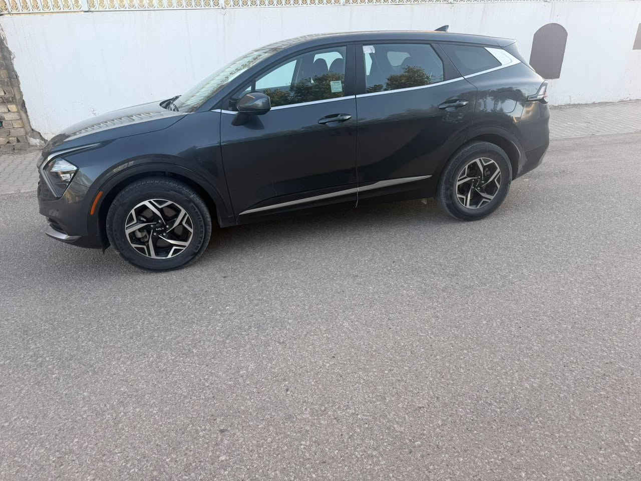 سبورتج 2023 وارد امريكي حادثها بسيط او سخيف جدا طخه بقبق الجنطه أو مصبوغ جزء منه الباقي كفاله من كلشي ليبل واحد السياره كلها بلاديه ماشيه 20 الف ميل سياره جاهزه من كلشي مكينه أو كير بلادي مكفولات حداديه  مكفوله جاهزه من اي شي رقم أربيل انكليزي تريد وكاله تريد تحويل حاضر اني السعر 168$ ***********
