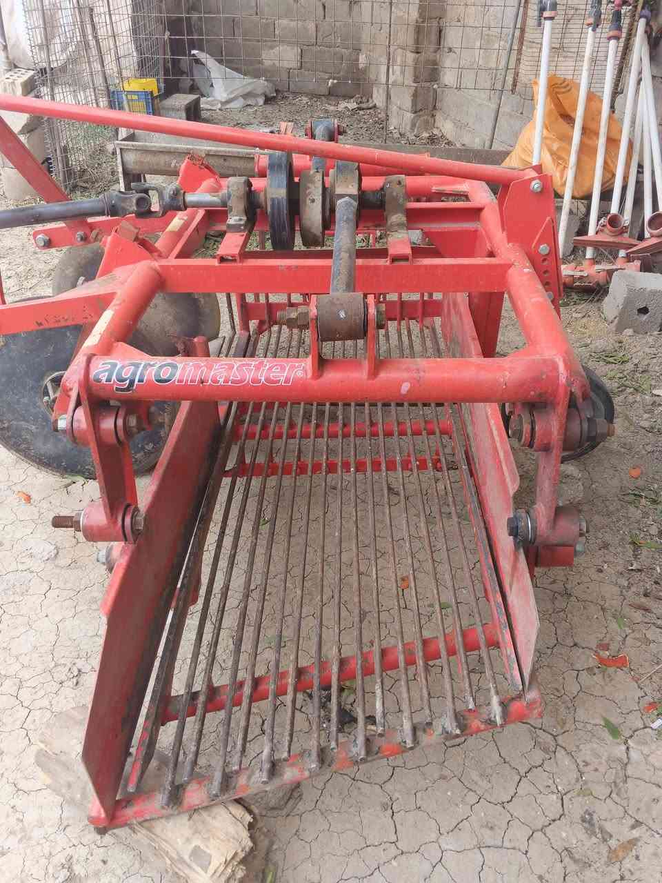 قالعه تركيه للبيع موديل ٢٠١٥ نظيفه جدا لمعرفه التفاصيل الاتصال على الرقم ***********
