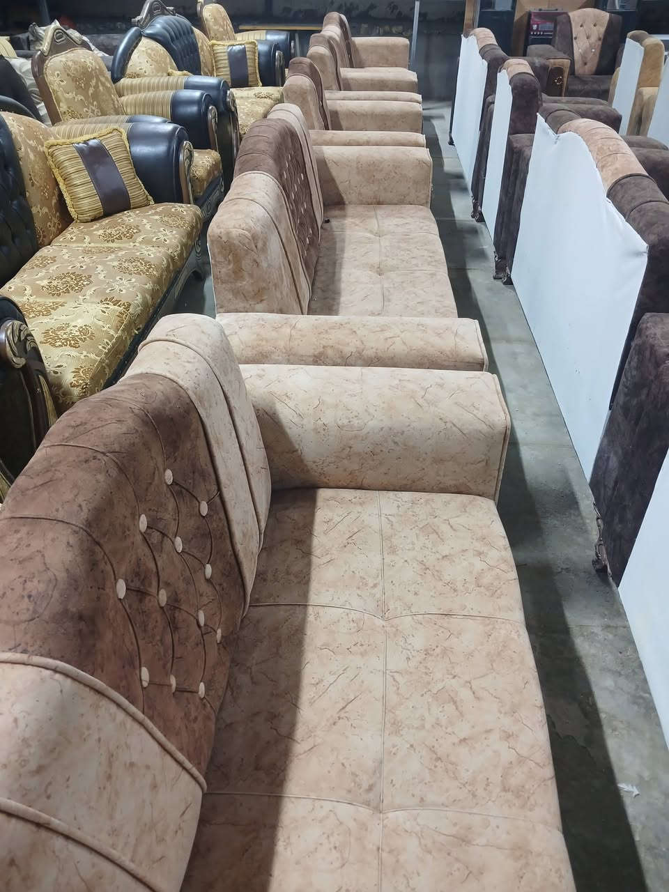 مستعمل نضيف 
مجمع البركه للاثاث الجديد والمستخدم يرحب بلجميع فاهلا وسهلا بكم العنوان بابل المحاويل ناحيه الامام الشارع العام قرب مركز شرطه الامام للاستفسار خاص او الاتصال علئ الارقام *********** بيه واتساب
*********** اتصال فقط الحاج محمد السلامي
