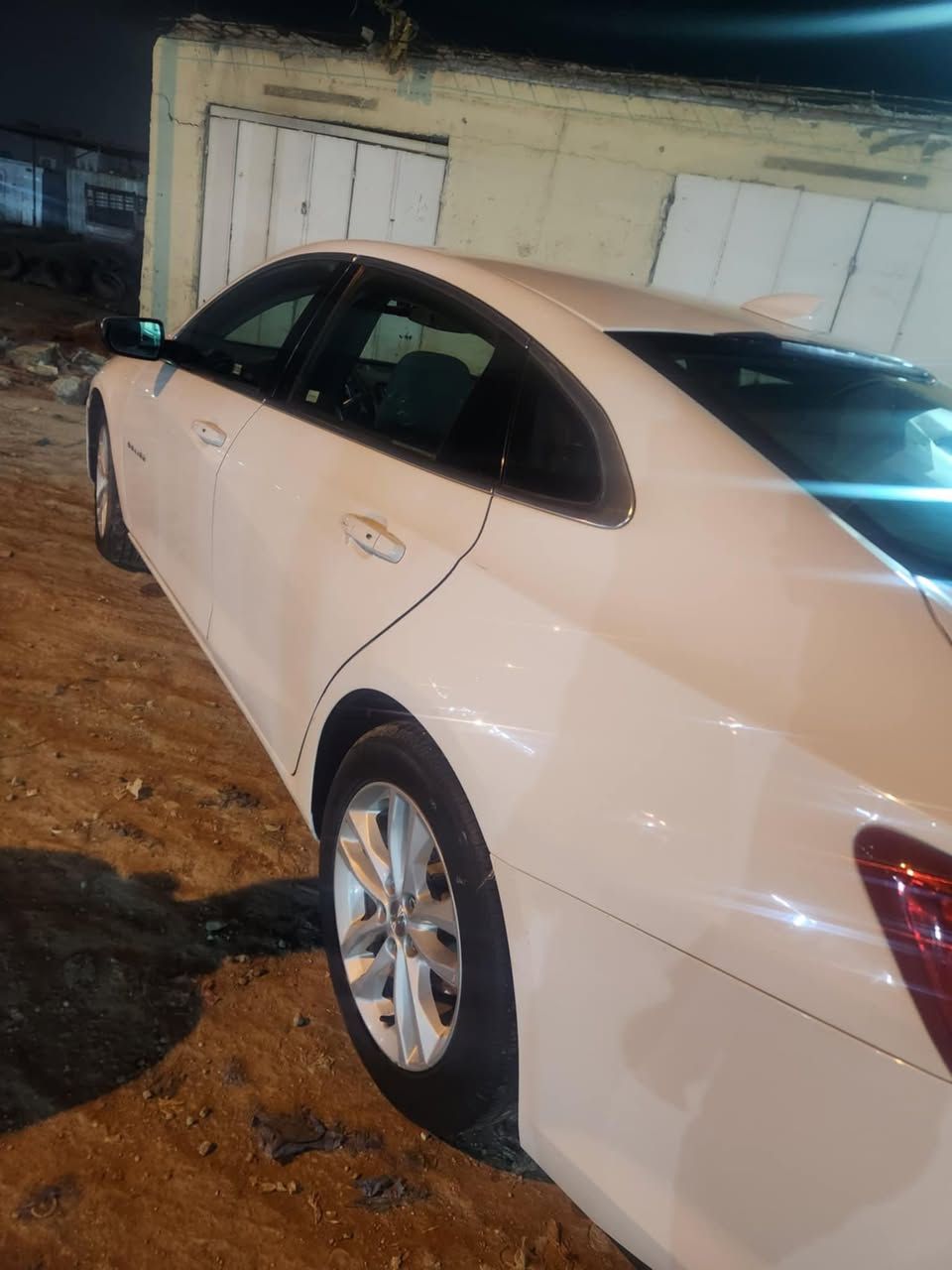 للبيع ماليبو 2018 سنويه جديده تحويل ثاني يوم باسمنه حادثه بسيط بدون لغدشاصي كله شرط الفحص السعر 105 بيه مجال للشراي *********** مكاني حله
