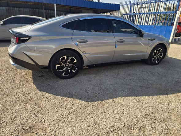 سلام عليكم هونداي سوناتا موديل 2025 وارد كوري غار بيها قطعتين صبغ  ترهم شهداء واصل بغداد من الديه كتاب شهداء السعر 168 حره كمرك بسم المشتري 188 الاستفسار الاتصال ***********
