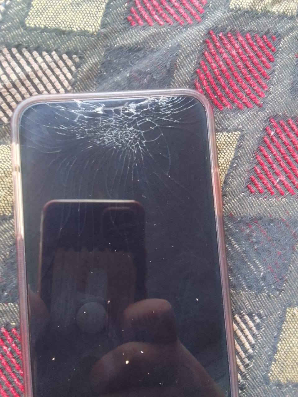 السلام عليكم 
اهل المكاتب في الشرقاط عندي ايفون اكس ماكس مراوس ب 11 برو ماكس وانطي فرق 
شرط النظافه وشرط ما مفتوح البطاريه 79 موضح بل صور 

بس الشاشه مكسوره من فوگ 

***********
