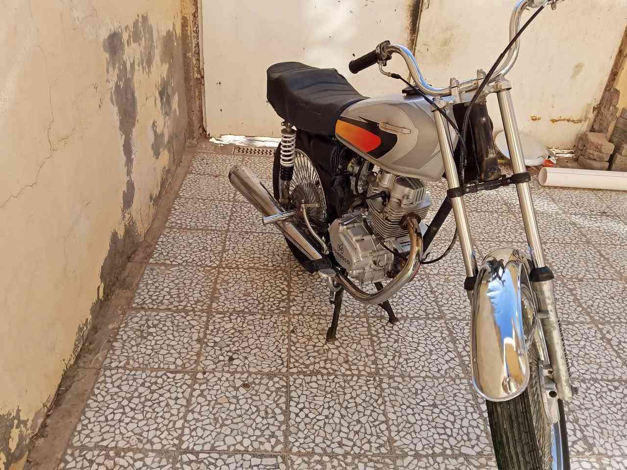 سلام عليكم دراجه كلك كلك كلك شلعه ومعدل خير من الله دراجه ما عايزه شي حلوه ب270 وبيه مجال شراي اتصل ***********مو شراي لا تعبني رحمه على موتاك
