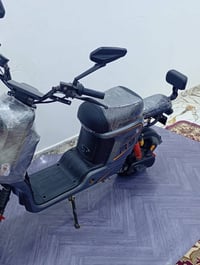 دراجه لبيع كهربائيه ار 9 بدون بطاريات سعره 300  لتواصل 07879244494