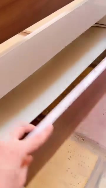 سرير اطفال للبيع العنوان زيونة محلة 710

***********