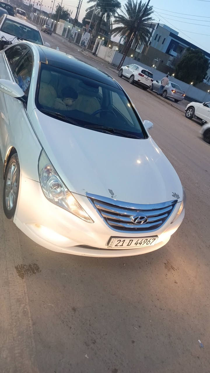 سوناتا للبيع موديل 10رقم سلمانيه بيه قطعتين فقط السياره مكفوله كفاله عامه من كير ومحرك والكشر كما موضح بالصورة مكاني بغداد تاجي السعر 120وبيه مجال. رقمي ‏‪***********‬‏/‏‪***********‬‏
