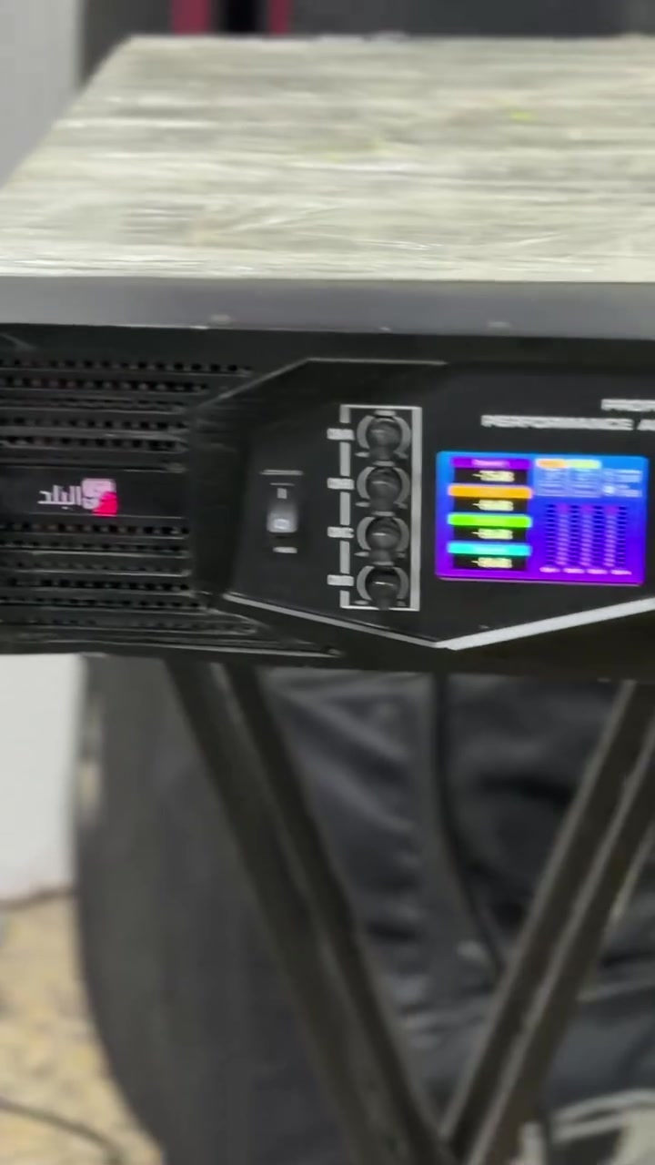 باور شركه صدى البلد vrx 11000
اصلي الجهاز نضيف جدا جديد 
تفاصيل واضحه وكامله بالفديو 
يحمل اكثر من 10 سماعات اصلي مو كوبي وتكدر تربط عليه سماعات كهربائي شكد متريد 

مكاني حله للاسفسار ***********
