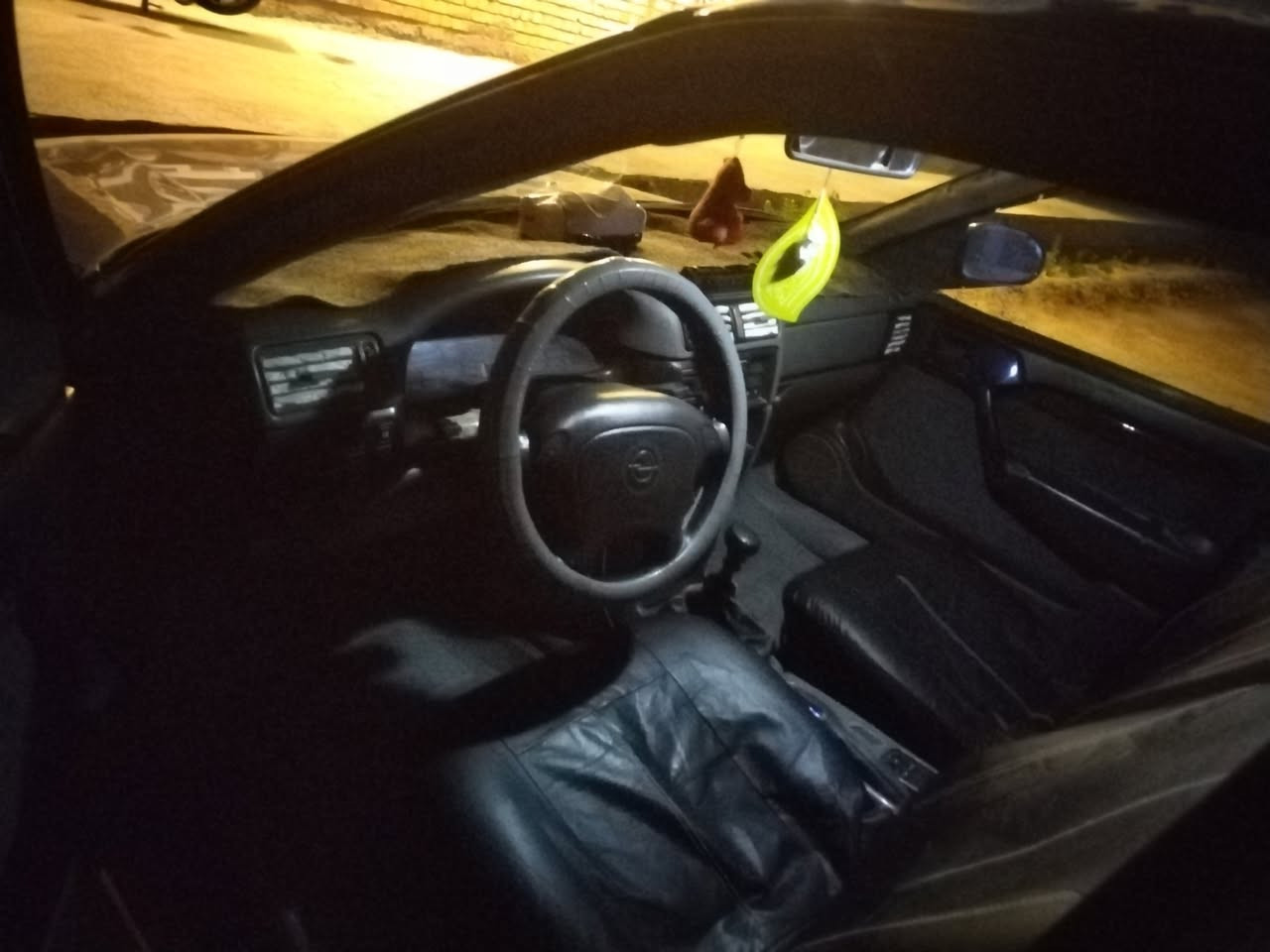 السلام عليكم اوبل فكتره للبيع محرك ٢٠ كير عادي محرك وكير جدد تخم تاير جديد درايم شفت جيد كهربائيات فول ما بيها نقص دبل ايرباك بريك ABS رقم انبار انكليزي السياره متعوب عليها مال جناي ‏السعر٠٤٥او  وبي مجال او مراوس  بسيط للاستفسار اتصل على الرقم ‪***********
سياره وضع شركه
