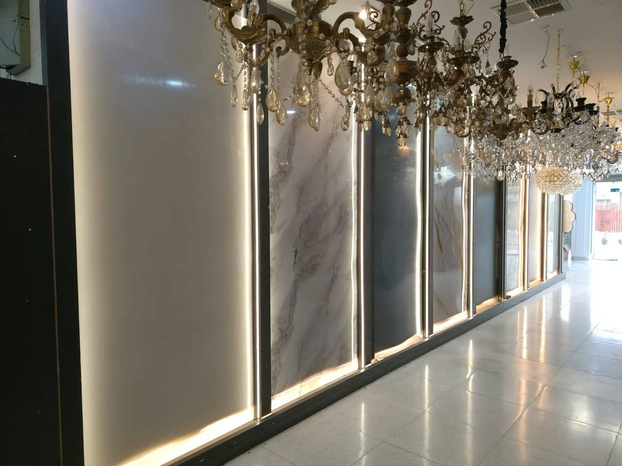 🌿💢   #مكتب_القيارة_للديكور_والسيراميك    💢🌿
                          #السرحان_للديكور

     كل شي جديد هو اختصاصنا .... أحدث الموديلات 
              نحن عالم آخر في الديكور الحديث 
              دائما ما نبحث عن التميز والاناقه 
                    ويانا بيتك اجمل واحلى 
   
                           الأسعار تنافسية 
        
            🌹زورونا وستجدون ما يسركم 🌹

موصل القيارة الشارع العام قرب السيطرة الشمالية
مقابل سايدين المستشفى 💯الجملون 💯

للاستفسار 
*********** سرحان
*********** صالح
*********** عدنان 
*********** احمد
