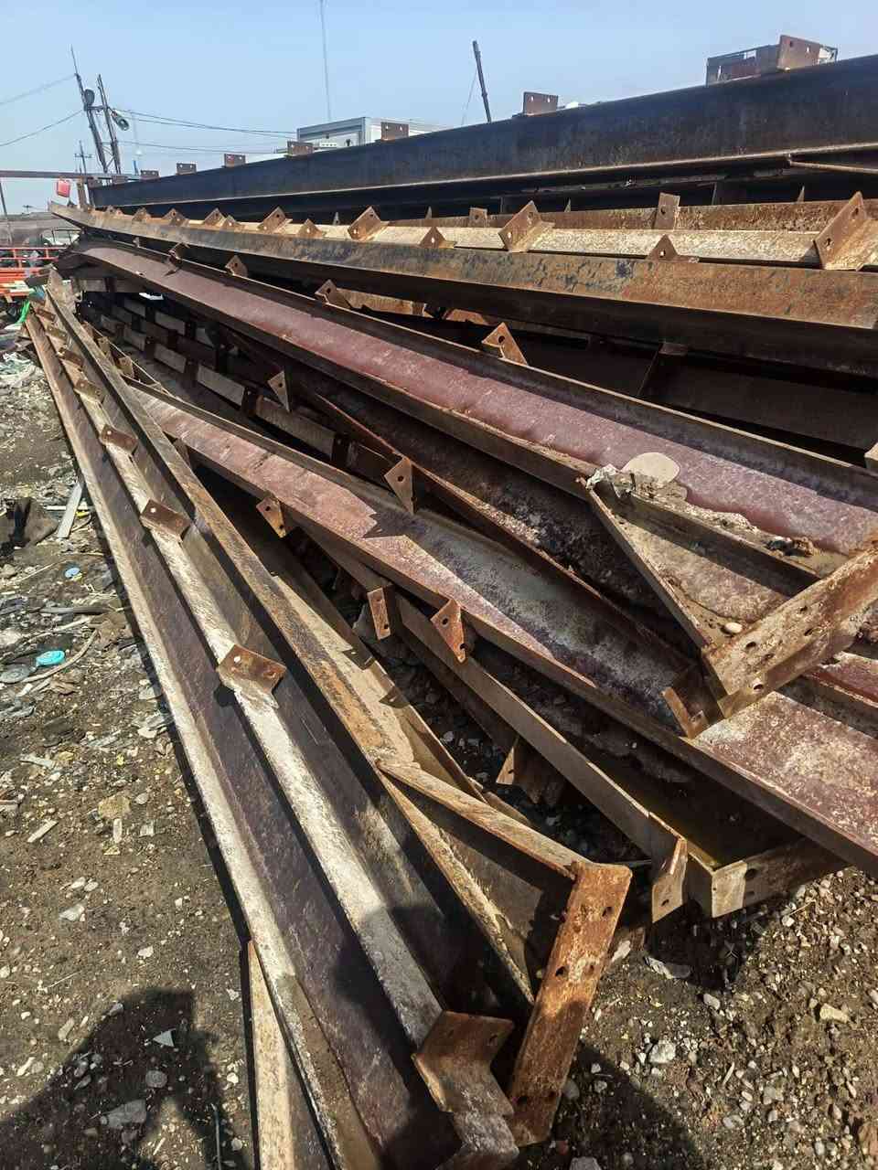 جملونات العدد 2للبيع العرض 19النزال 90متر مكاني بغداد م الصدر ***********
