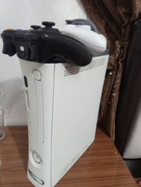 اكس بوكس ٣٦٠ • ١٤٠ لعبة • ٢ يد تحكم