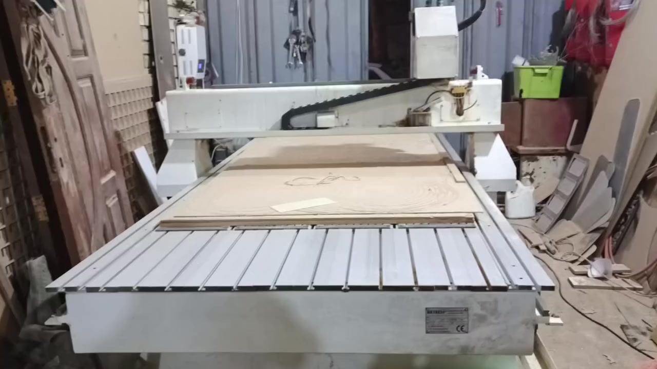 مكينة cnc صيني للبيع مساحتها 3*1.5 متر مكانها بغداد السعر ٤٠ ورقة وبيها مجال
للأتصال ***********

