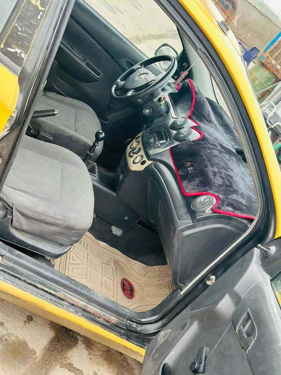 افيو2007خليجي مكفوله من كص وكلبه وتبديل مكينه مسكر جديده وكير جديد حداديه جديده سياره جاهزه للشارع بيه نقص بس طوافه البانزين تخم تاير جديد السعر 39مكان حله مركزمكلف بلنشر ***********
