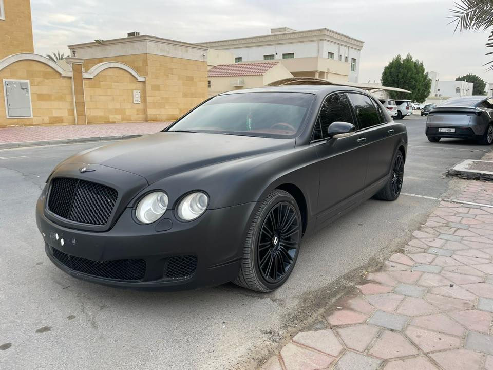 خليجي مديل 2007 السياره جديده دخول جديد السعر 190ورقه الون ابيض مغلف بلكامل اسود مكان البصره رقم التلفون ***********
