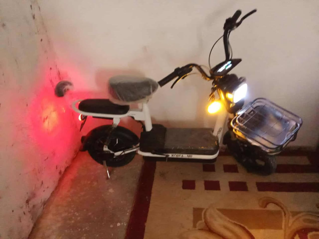 سلام عليكم دراجه شحن للبيع فول تشغيل ريمون لايت عالي ناصي دبل اشاير استعمال قليل سعر 200 وبي مجال للستفسار ***********
