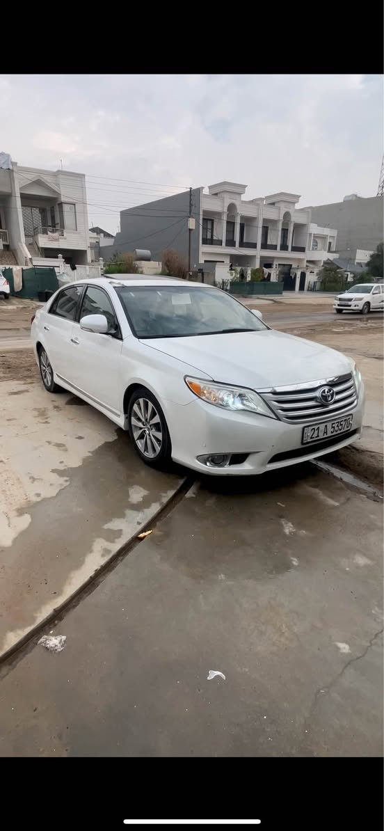 Avalon 
مؤدیل٢٠١١
مواسفات ليميتت 
٣پارجةي بوياغة جامرخي پيشي لاي سكني جوار پةنجة ناوي گرتوه 
گيرومكينةي بي عةيب نةكرايتة  بةشرت بي عةيب 
سةيارةكة بةس ماشالله دةوي زور جوانة بوياغ تةنكة  نيو جاوةنةكةي هةنديك هةلي داوة
سعري ١٤٩ مجالي برايانة 
لةهةوليرم  *********** أربيل, العراق
