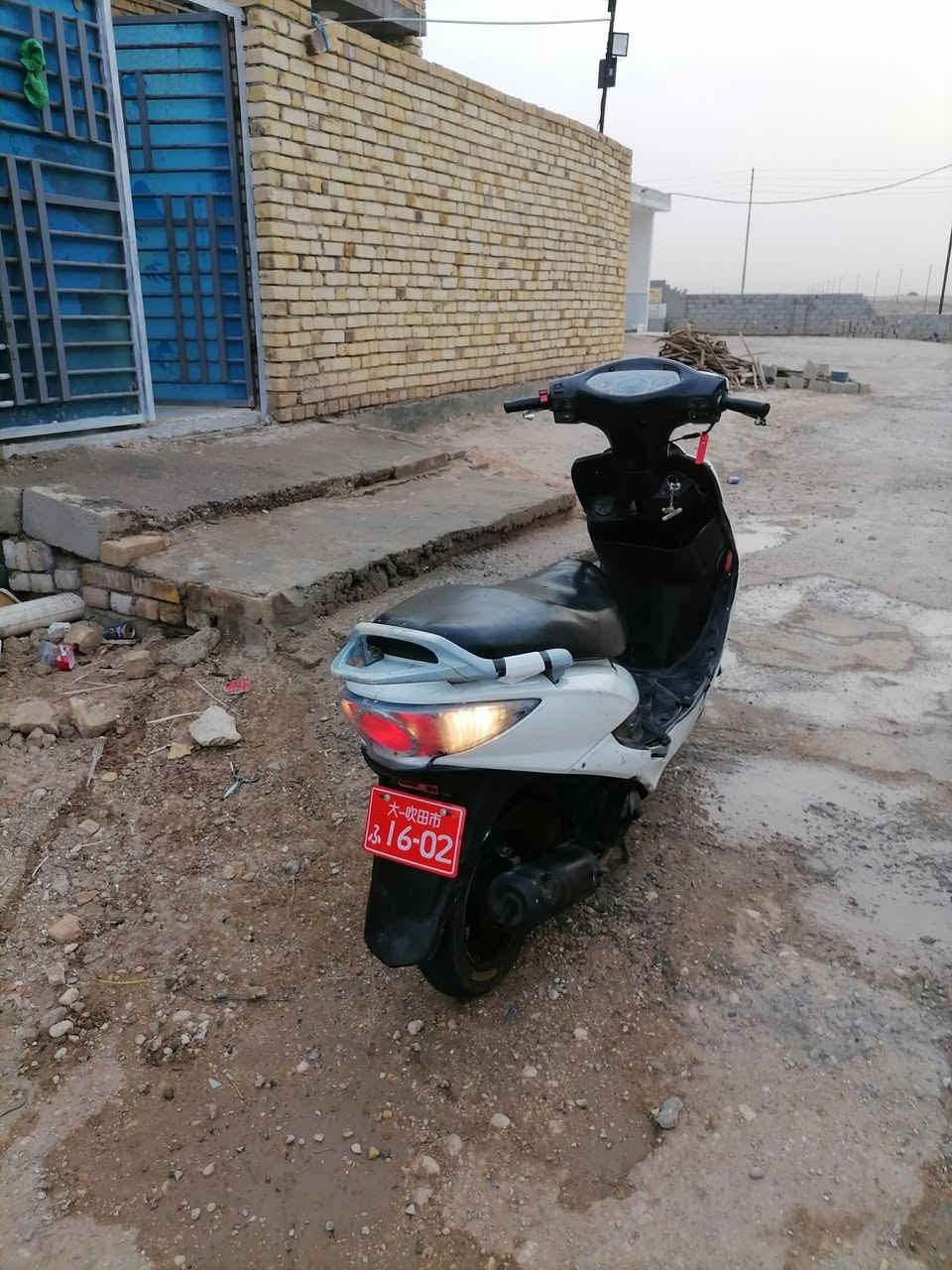 السلام عليكم
جي فور .للبيع او المراوس 
دراجه نكره سلف وهندر .
سكن لايت عالي ناصي بگ لايت بريك وسكن رباعيه 
اشاير يمنه يسره .
للتواصل راسلني او رقمي ***********
