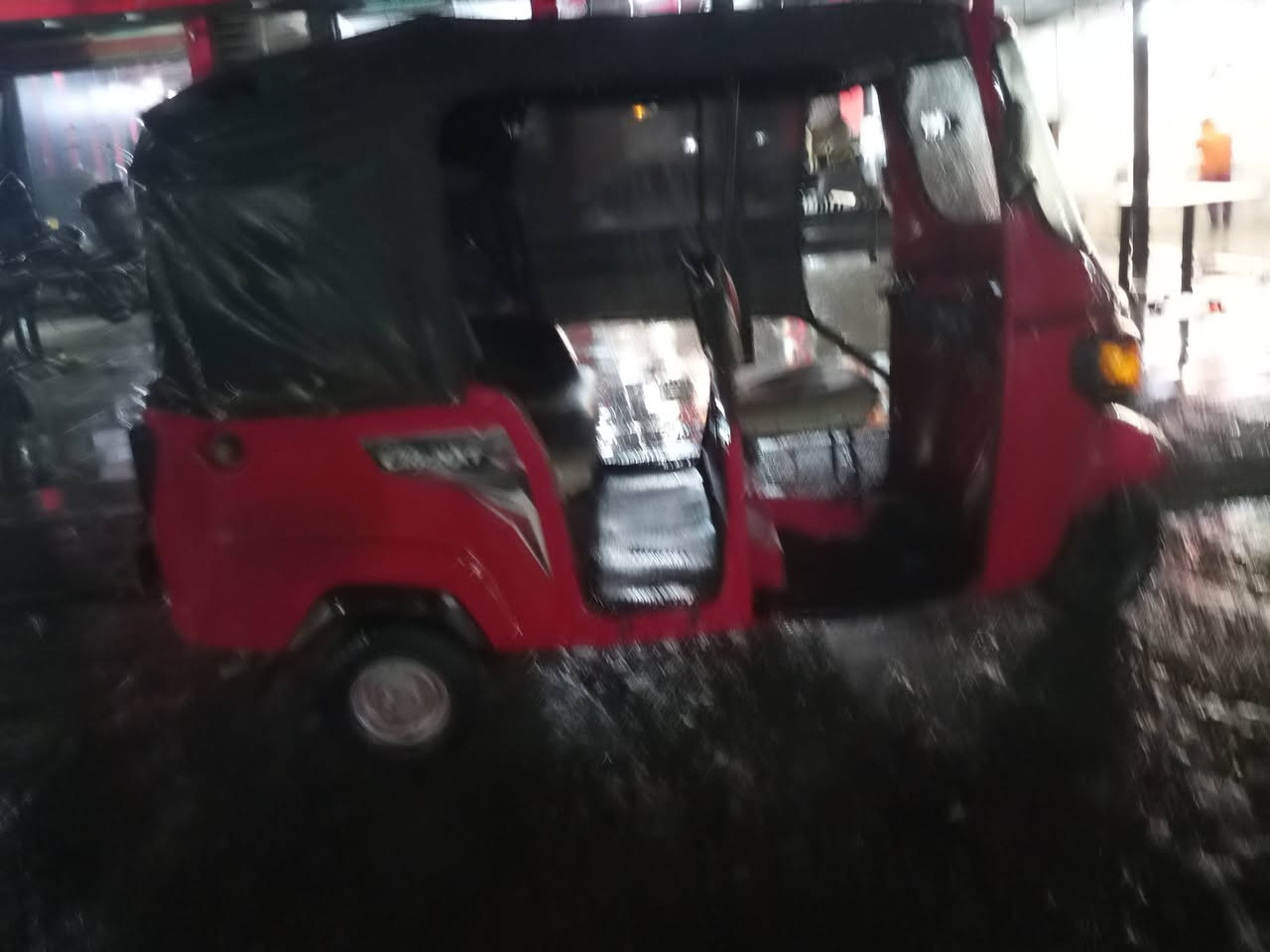 اسلام عليكم بياجو موديل 21 رقم وسنويه سعر البيع 3.900 . العنوان بغداد حي النصر *********** واتس 
وهذ***********. ...,,,,/---
